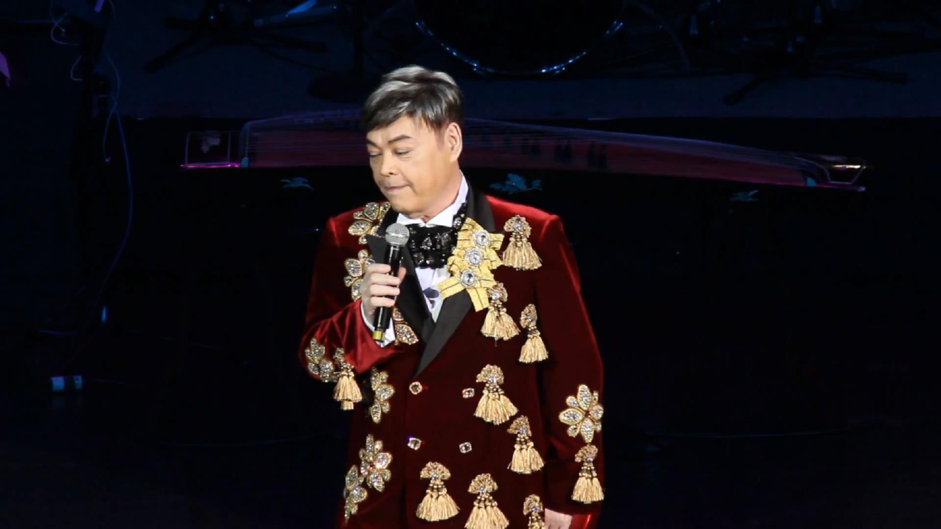 香港著名歌手张伟文翻唱邓丽君《漫步人生路》完全不一样的味道