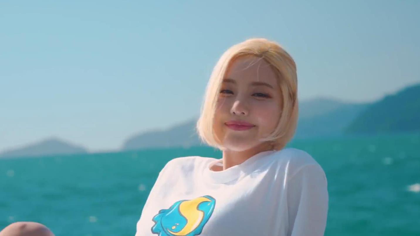 韩国火辣dj女神soda看她打碟是一种享受太养眼了