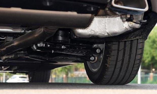 宝马的双叉臂悬挂就比雷克萨斯的麦弗逊好吗?老司机:告诉你答案