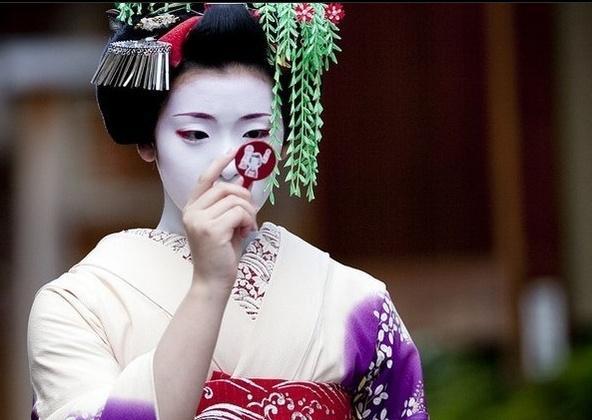 艺伎是日本特有的女性表演工作者, 不是你有钱就能请到的