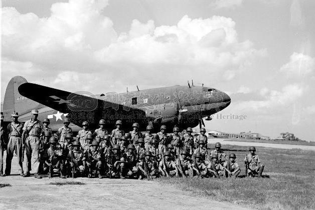 新六军紧急降落南京机场珍贵历史照片集