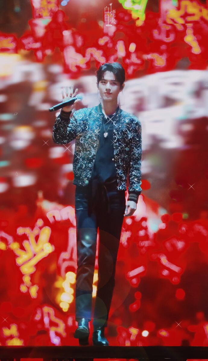 自信满满的肖战,这片红海属于你,棒棒哒!