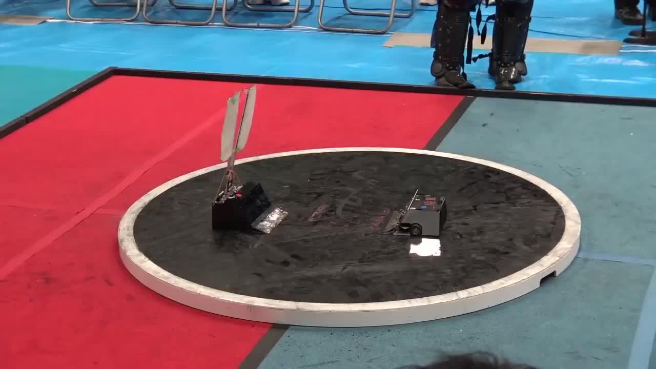 日本机器人相扑大赛唯快不破一秒定胜负