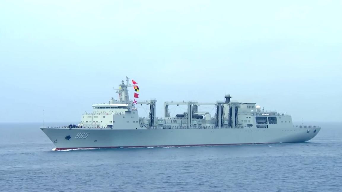 新型综合补给舰首舰呼伦湖舰!
