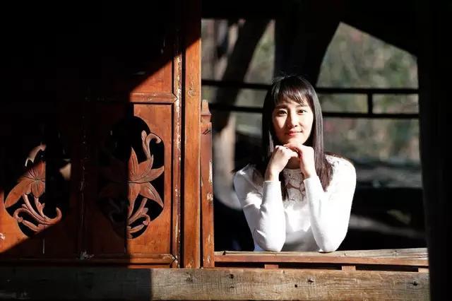 摄影技巧||春天拍人像，哪种光线最美？|人像|顺光|拍摄_新浪新闻