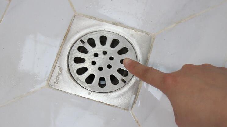 家里的地漏反味恶臭不用急,学会这个诀窍,10分钟干净无异味