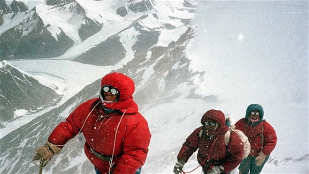 登珠穆朗玛峰的时候,有人摔倒一定不要扶,你知道其中原因吗?