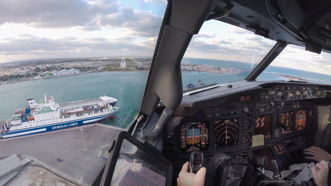 第一人称视角驾驶波音737800飞机降落