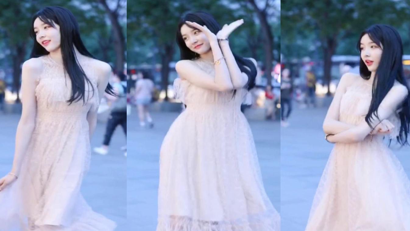 网友偶遇女装大佬艾比跳舞,穿裙子美过女生