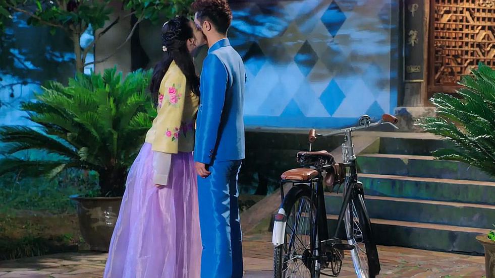 忍冬艳蔷薇忍冬目睹蔷薇与正定亲吻的一幕料不到是蔷薇故意的