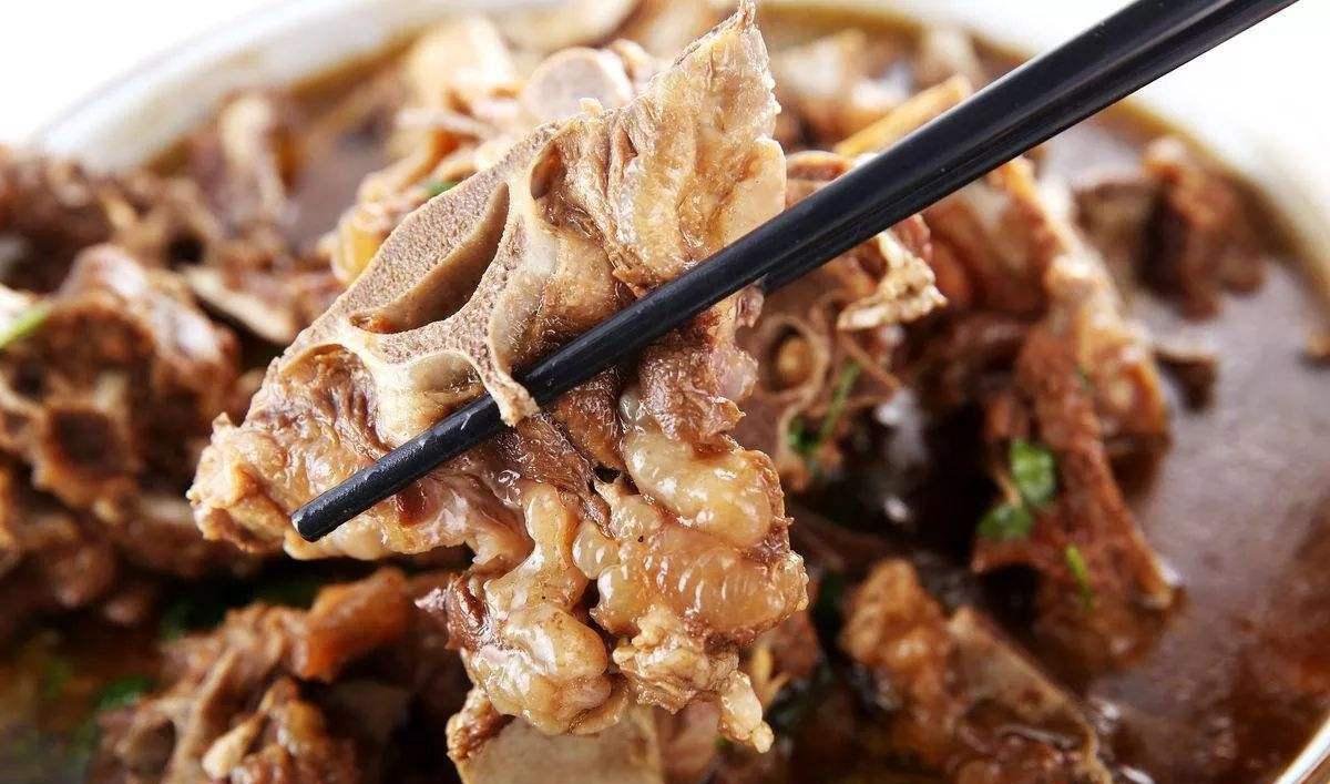 【涨姿势】羊蝎子是啥菜?你在羊蝎子里吃出过蝎子吗?