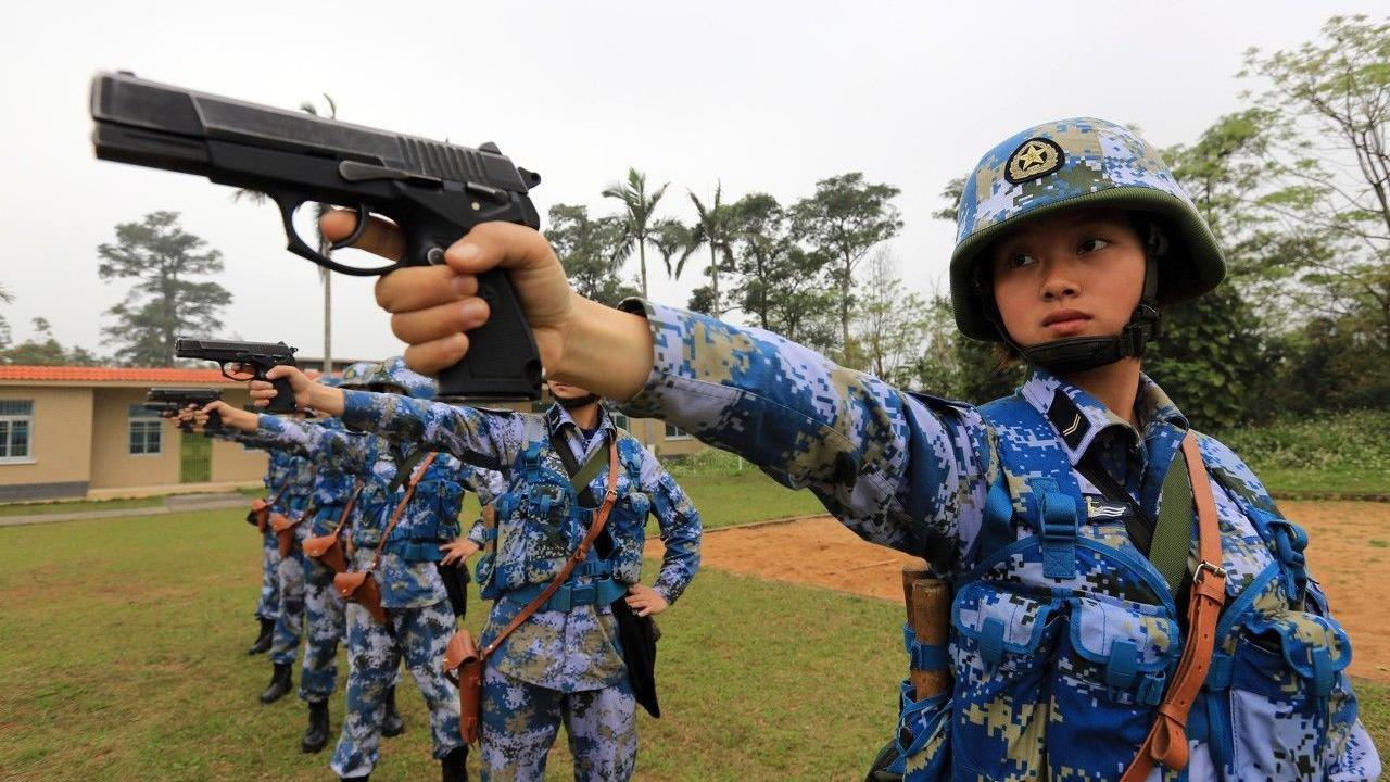 海军陆战队女兵训练图片