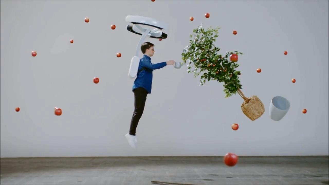 大学生发明反重力悬浮背包正常人弹跳力提升3倍