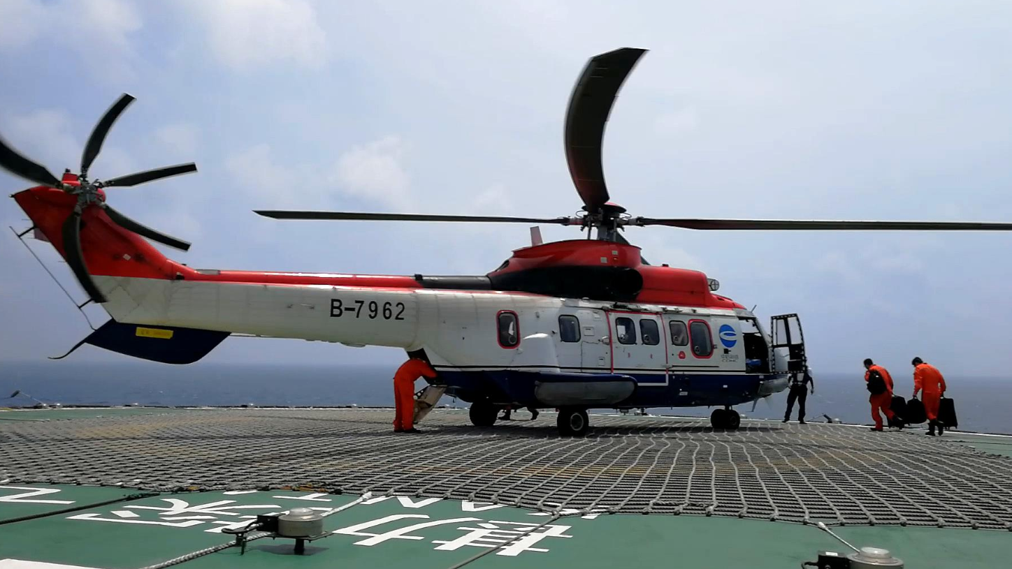 揭秘中国最牛上班族:上下班直升机接送,1个班工作28天