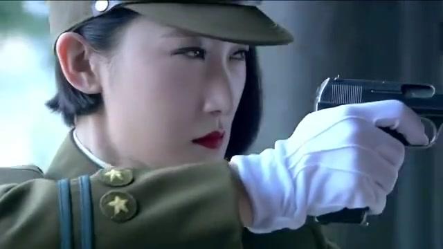 狐影:美叶子抓了雷晓蕾当人质,不料雷晓蕾选择和她同归于尽