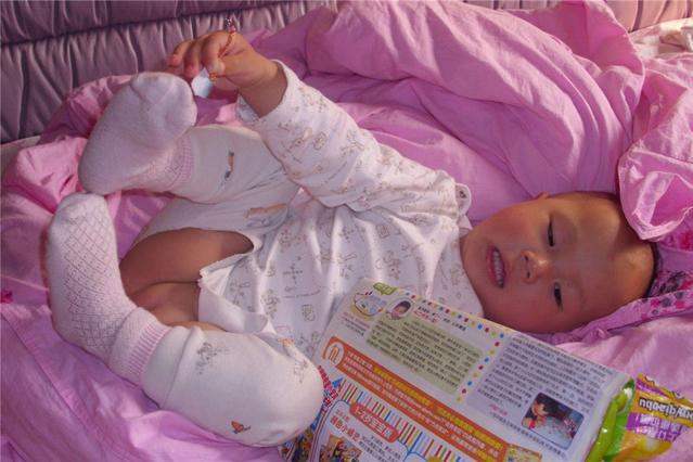 给孩子穿开裆裤有错吗？ |宝宝|生殖器|性教育|上皮|手足口病_新浪新闻