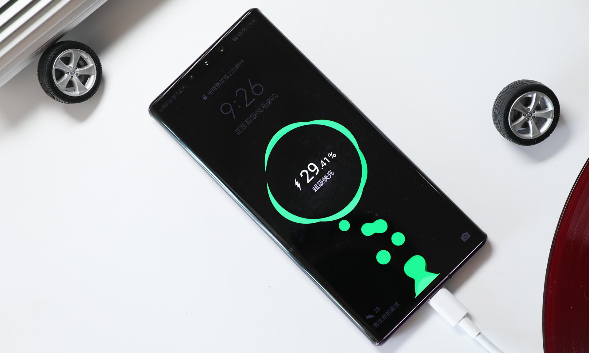 华为mate30 pro:瀑布屏 圆形电影四摄,革命突破能否得人心