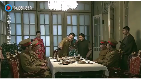 宋妈在鬼子的菜里下毒,鬼子却要让宋妈先吃一口,宋妈会怎么做呢