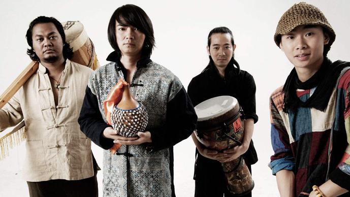 他们是来自云南的f4,一直将耳朵贴近民间