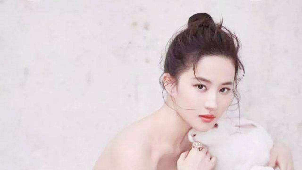 刘亦菲晒健身照素颜出镜,瘦身成功颜值回春,曾因发福被嘲像大妈