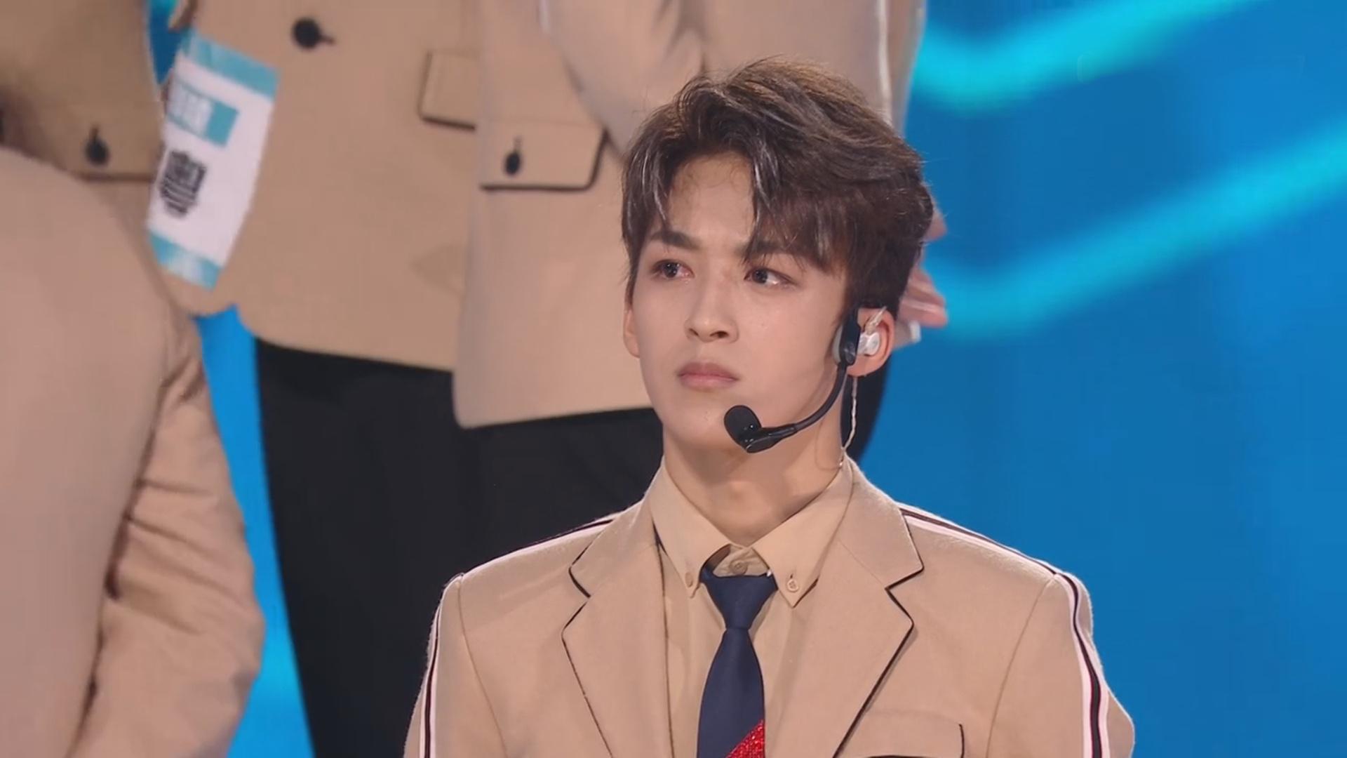 何洛洛为了rise第二名放弃高考男团成名未来更璀璨