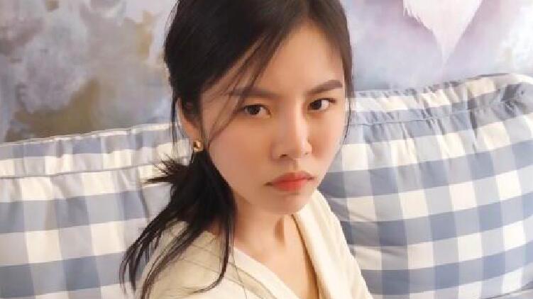 祝晓晗:闺女亲自演绎什么是垂涎三尺!
