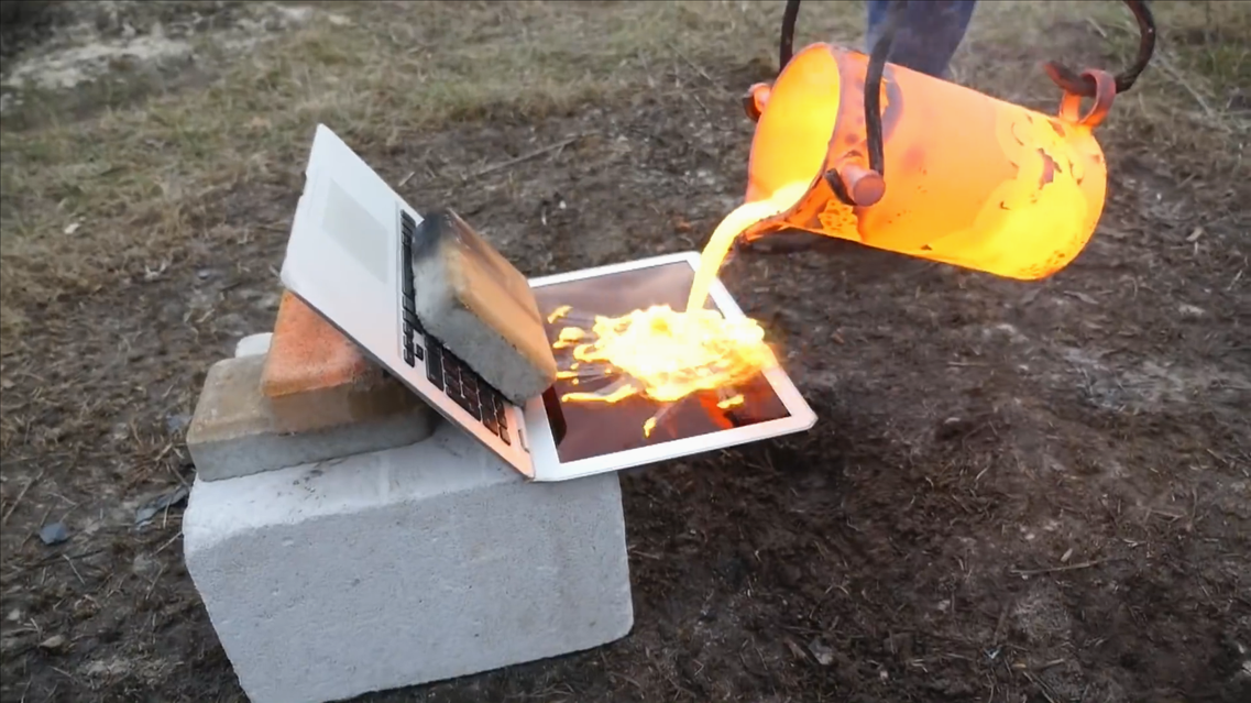 融化的铁水浇在苹果笔记本上这个牌子的笔记本会不会爆炸