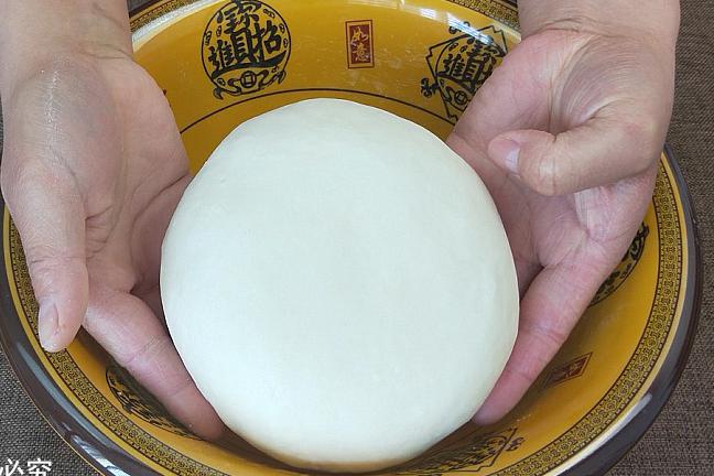 和面技巧:3个小妙招告诉你,面团光滑细腻,手光,面光,盆光_新浪新闻