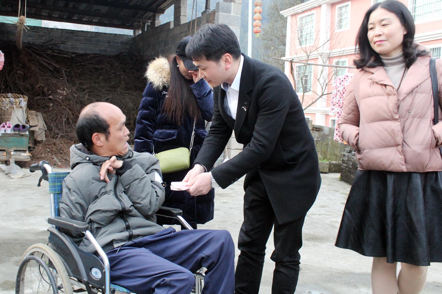 何远,轮椅上的音乐梦:彰显贵州精神谱写自强乐章-新浪娱乐网