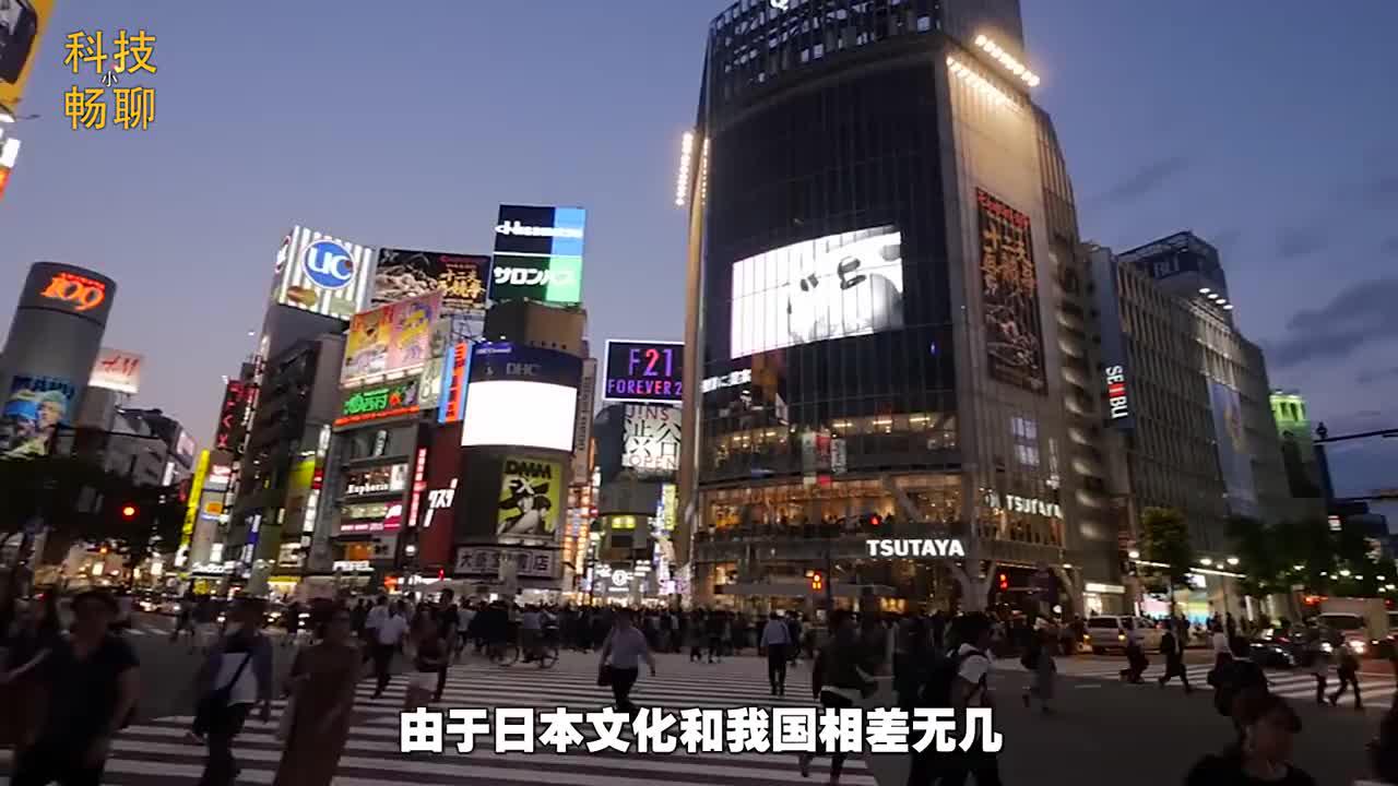 新加坡男子歧视华人女服务员狂吠︰不懂英语回