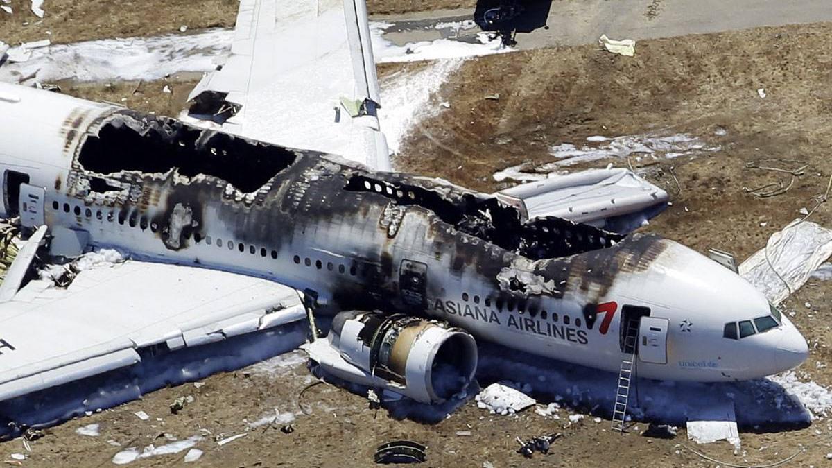 俄式空难!机长任性让15岁儿子开飞机,一分钟后全机75人无一生还