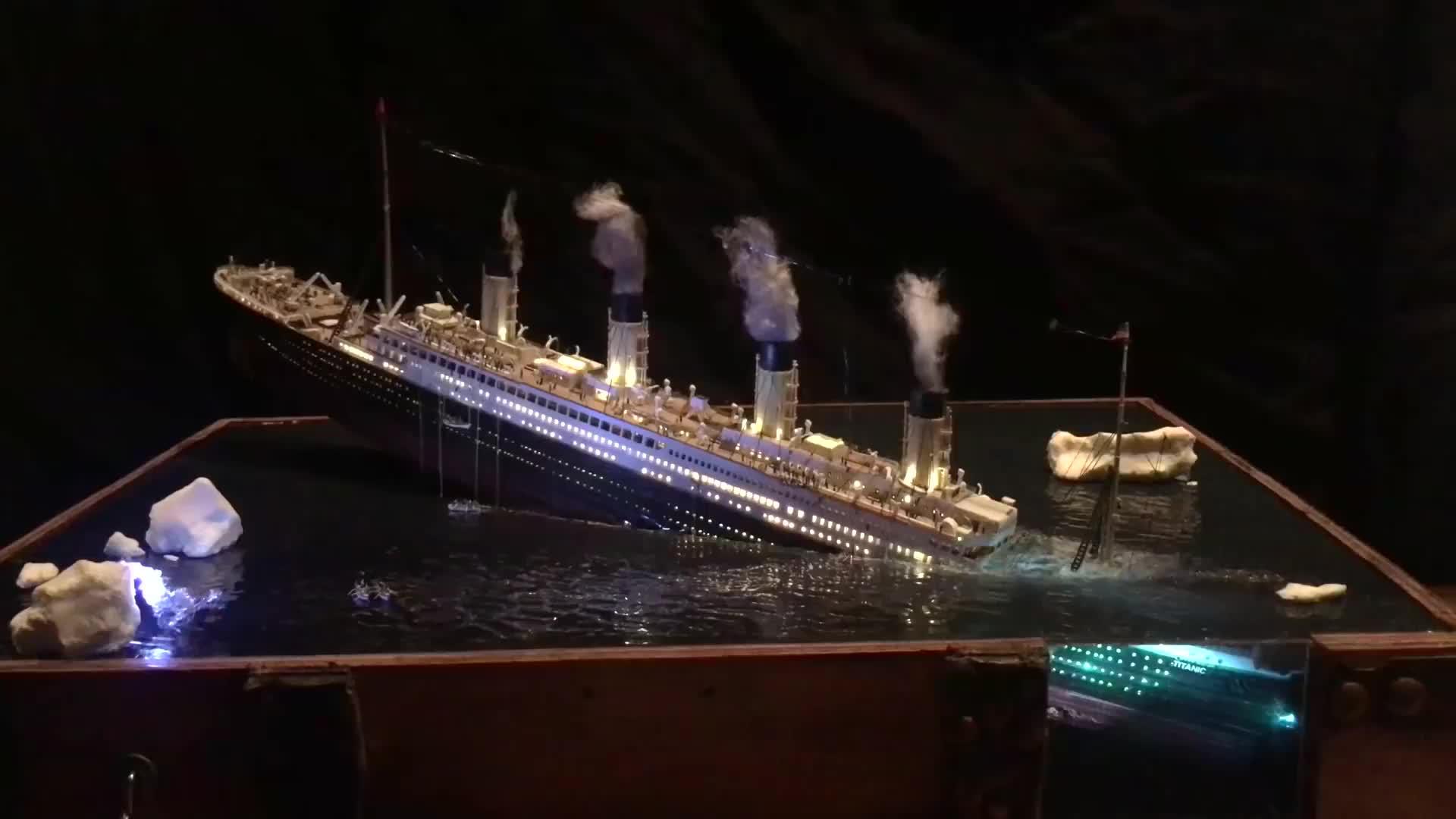 泰坦尼克号沉海瞬间模型,什么是叹为观止,这应该就是了!