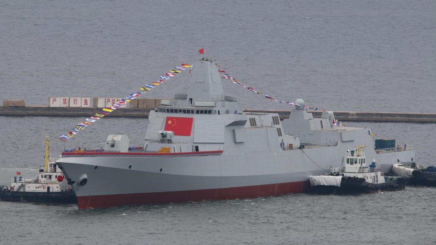 【055型驱逐舰开始新一轮海试 网友公开现场照片】