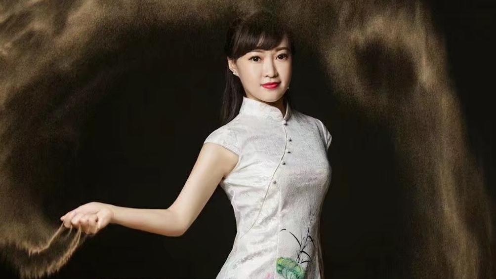 北大才女用38600个字画钟南山,怎么画的?原来背后还另有绝活