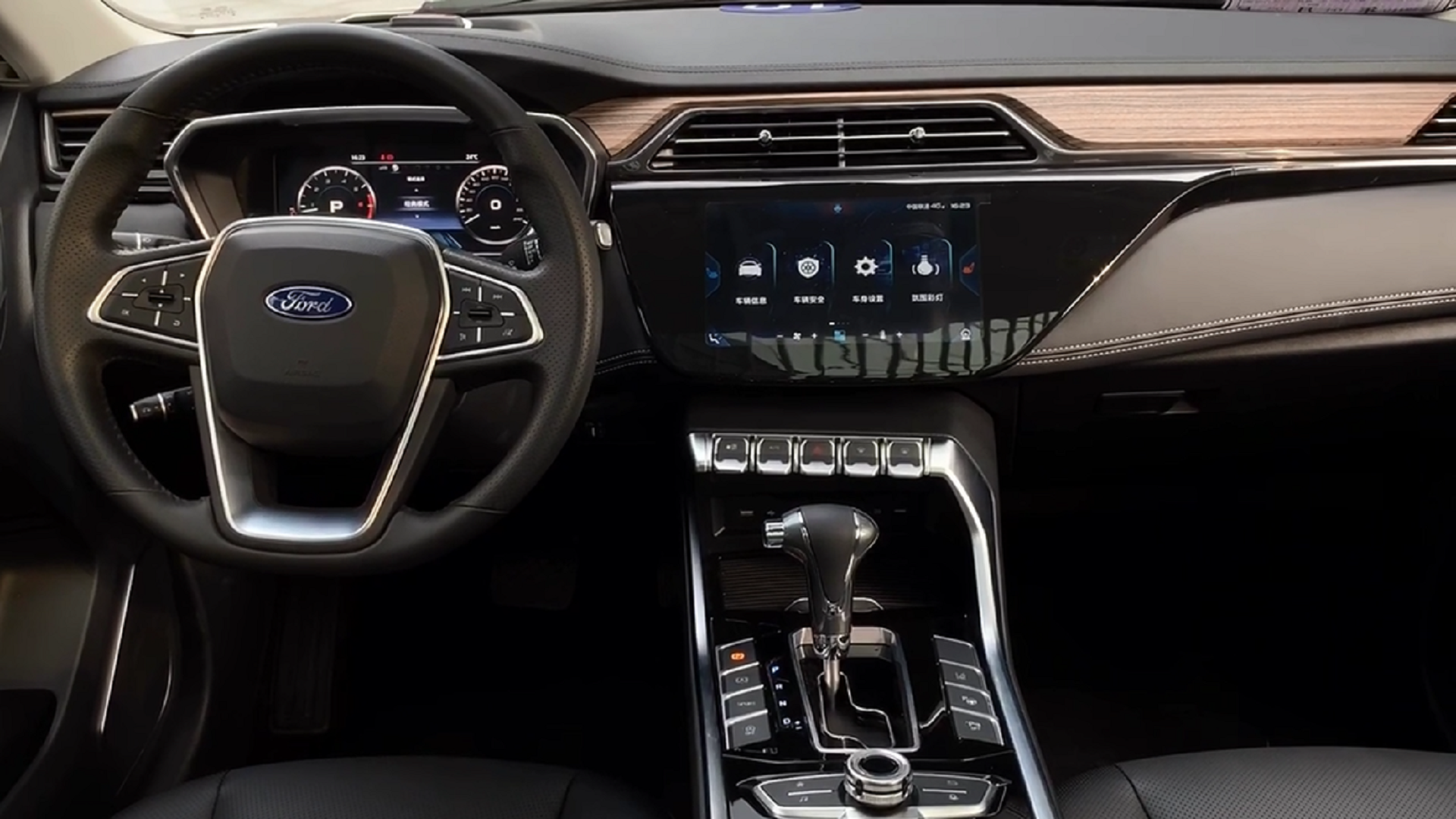 福特领界内饰细节体验年轻熟悉家用几种感觉并存