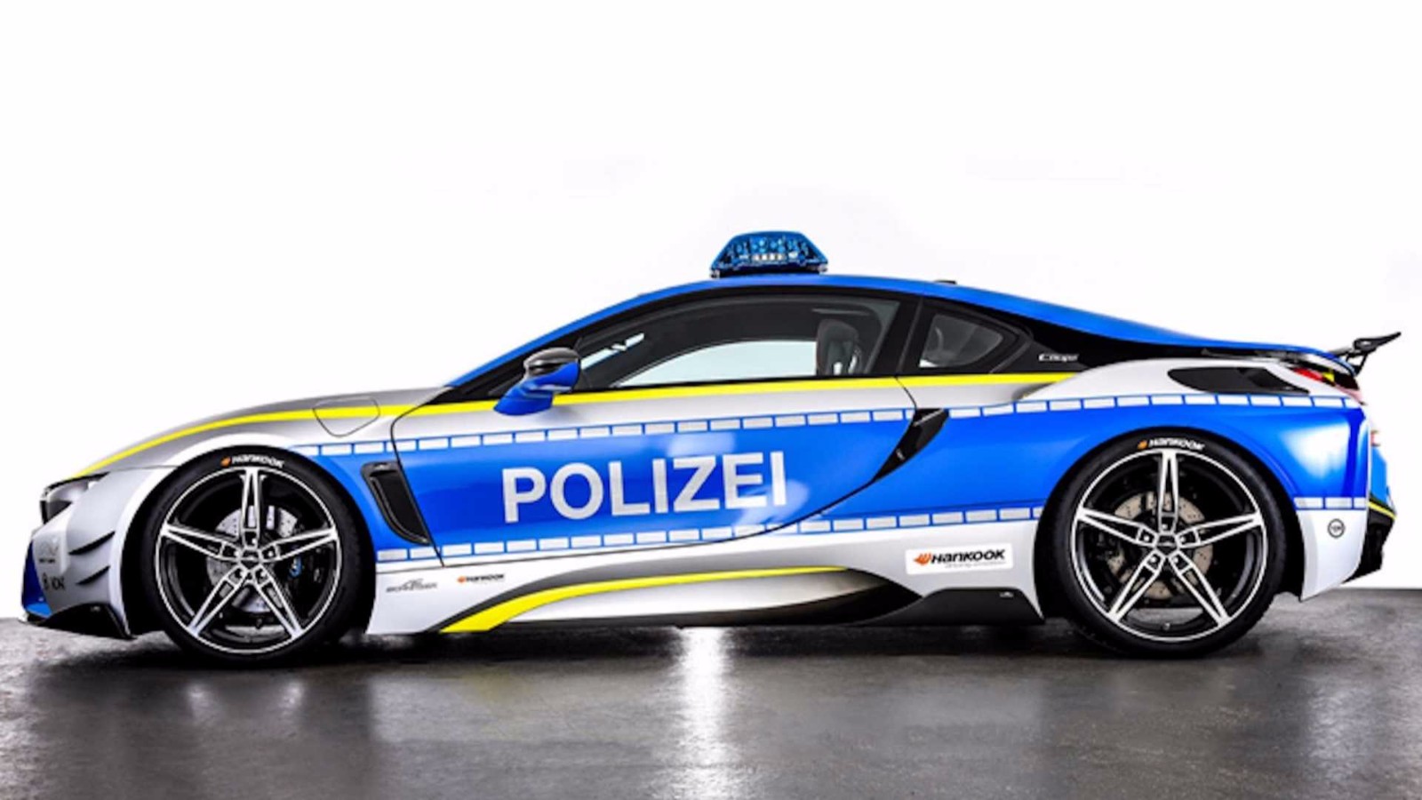 迪拜警察又买新车!这回轮到全新宝马i8!