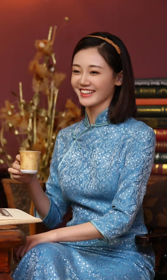 苗苗美图,美女配旗袍,真是太美了!