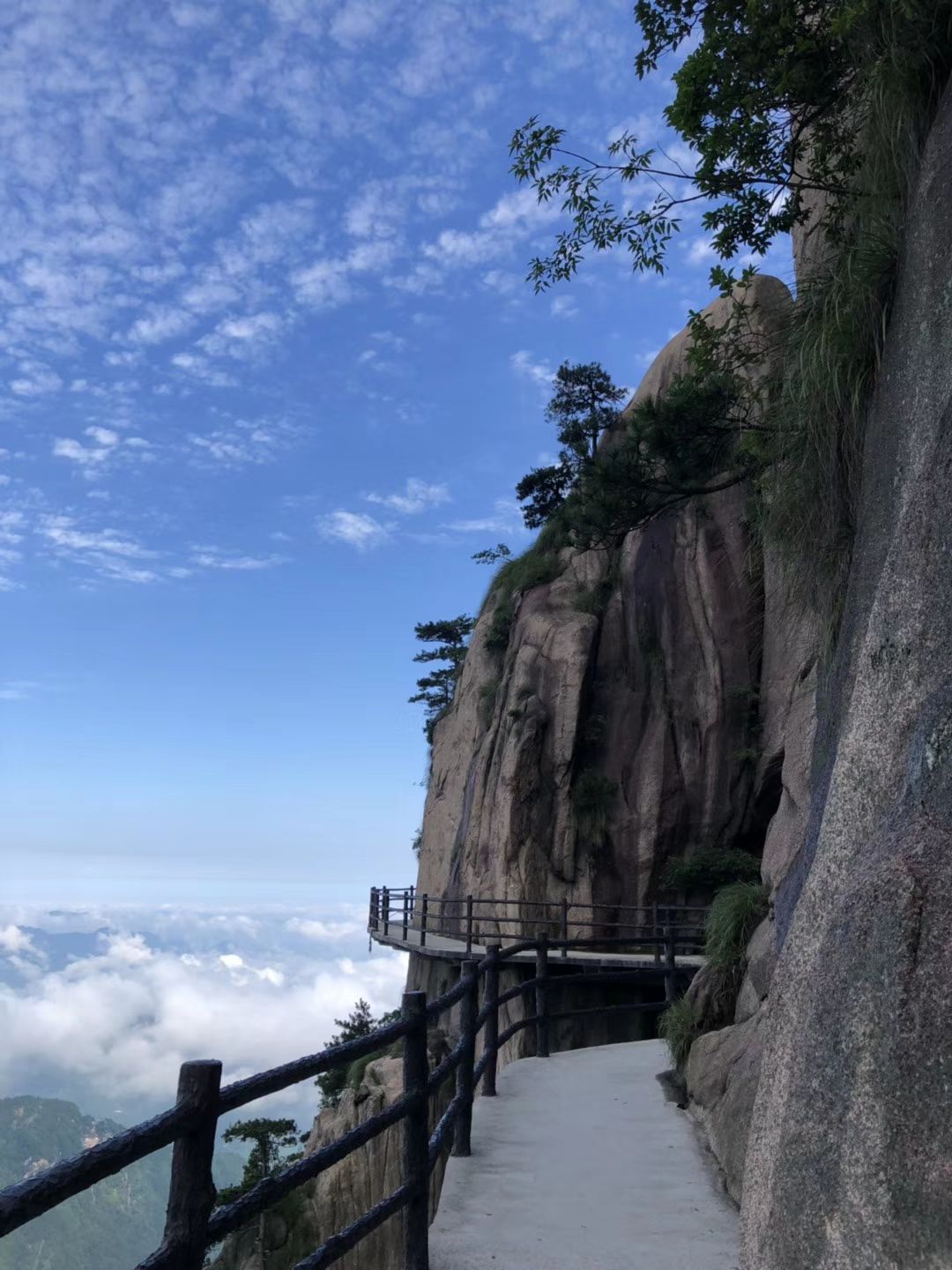 安徽省池州市九华山佛教四大名山之一有莲花佛国之称