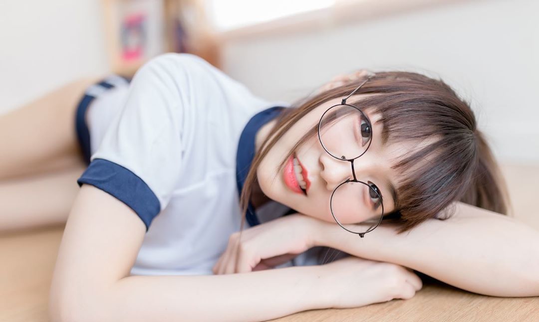 我们的虎牙妹妹没牙齿alicebambam