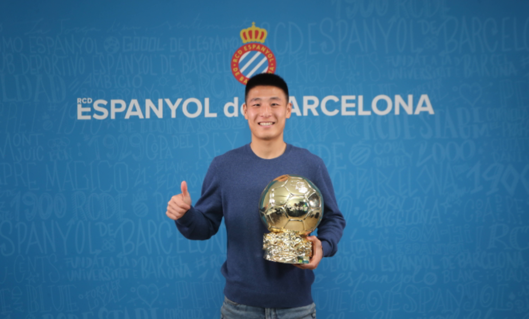 西班牙人球员武磊获得2019年中国金球奖,武磊