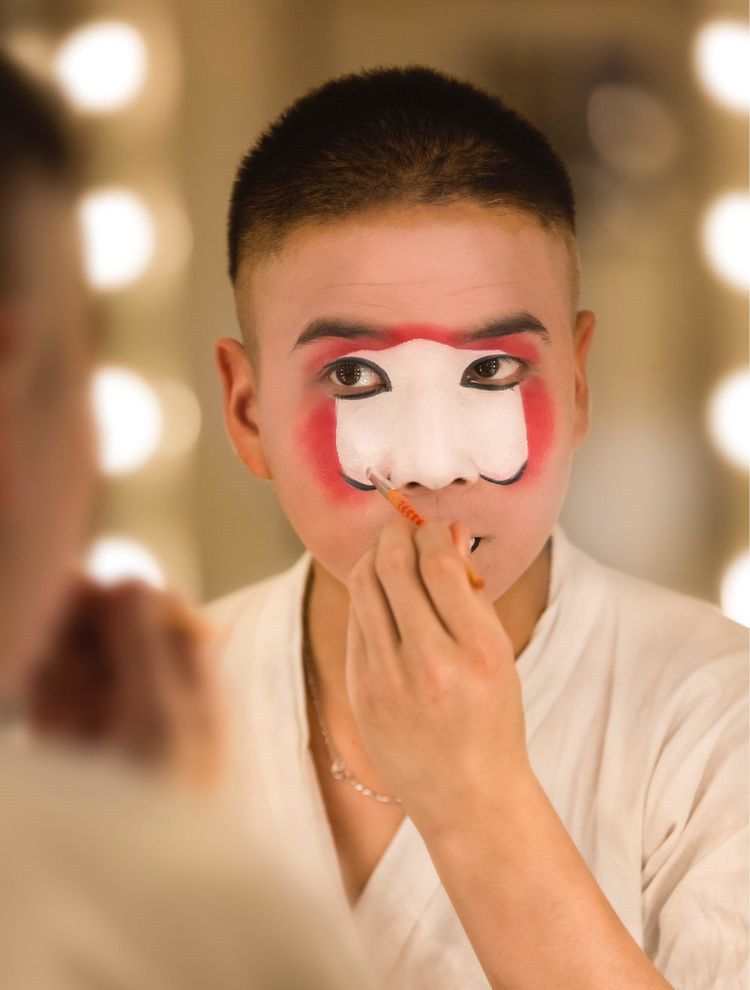 山东欧曼谛时尚美业学校形象设计怎么样?