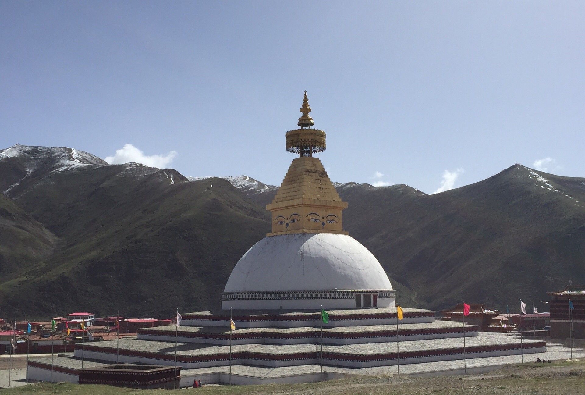 青海省 果洛藏族自治州 龙恩寺