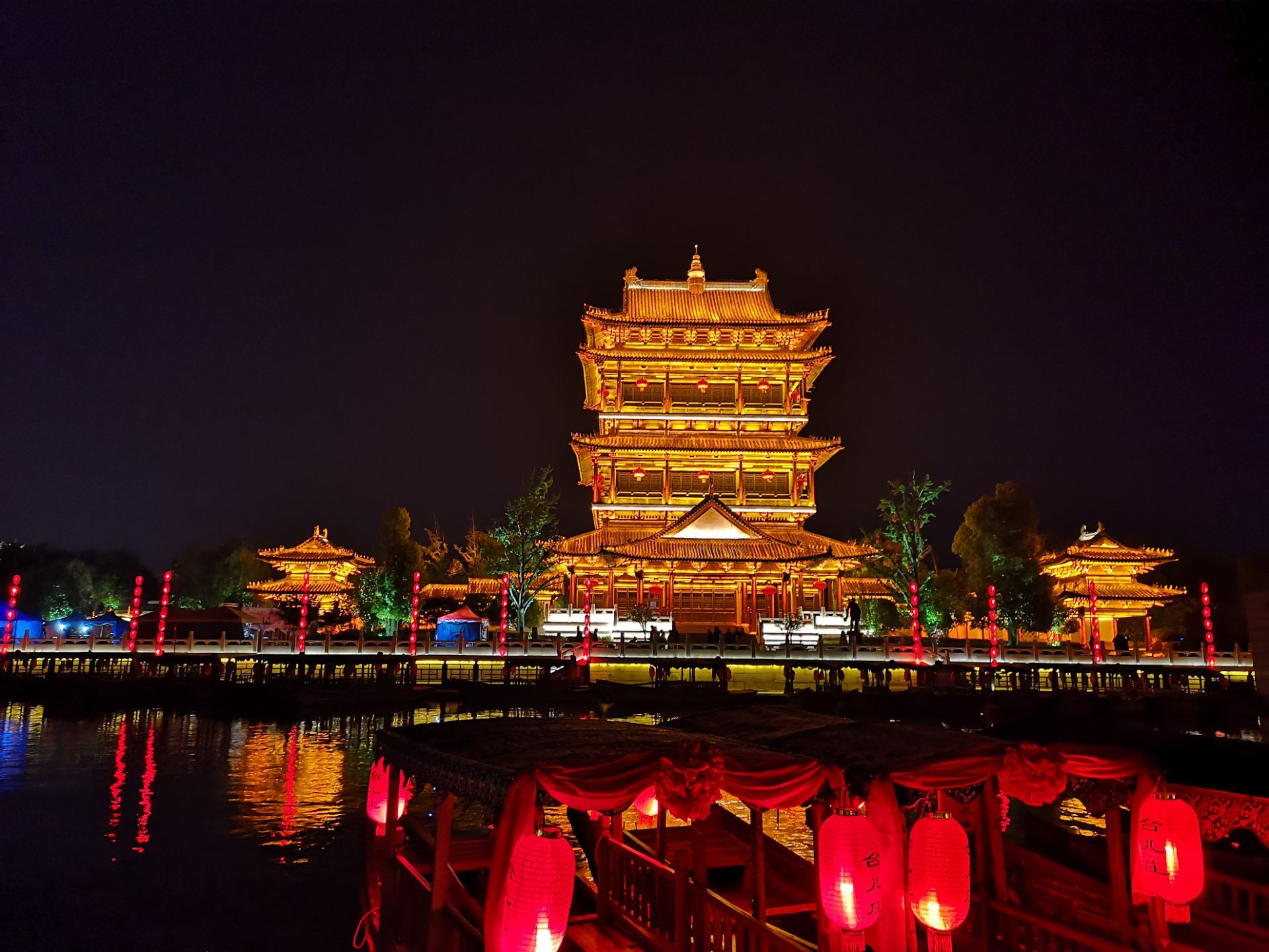 山东省枣庄市台儿庄古城灯光夜景