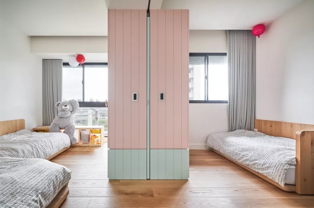 装修公司案例｜126㎡简约公寓装修设计，书架这么用，多出一间房