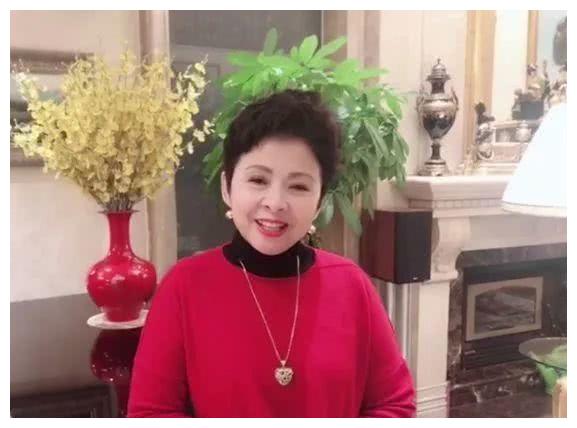 57岁董文华近照曝光,战胜苦难和流言蜚语的她,如今又复出