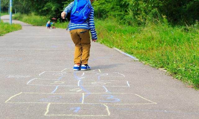 6种70,80,90后小时候经常玩的游戏,这是他们美好回忆的童年