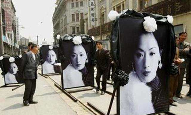 民国女星阮玲玉香消玉殒,遗像遍布街道,遗体面容安详!