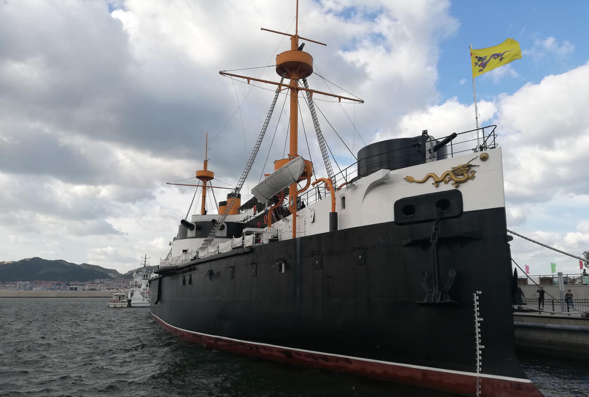 甲午海战中沉没的定远舰