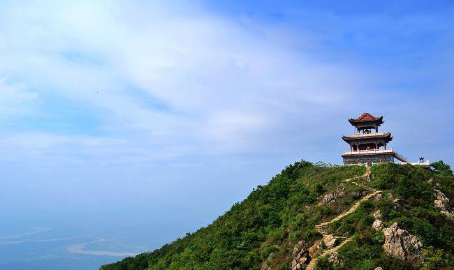 湖南云阳山,唐代就被封为南岳,雄姿仅次于衡山,现在叫小南岳