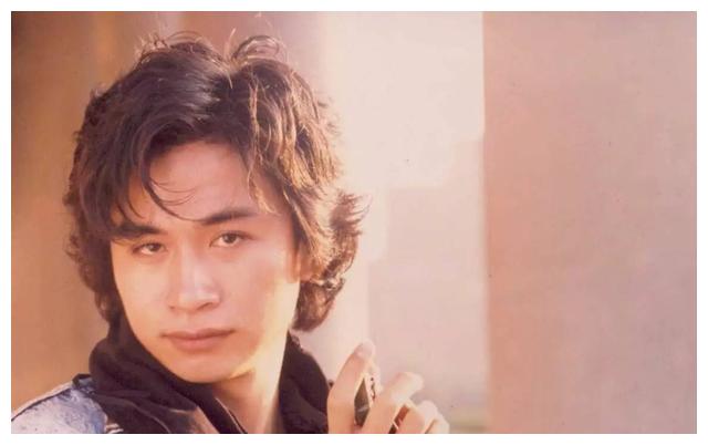 他上大学时妻子才出生,和娇妻相差24年,如今老来得子幸福美满|黄舒骏